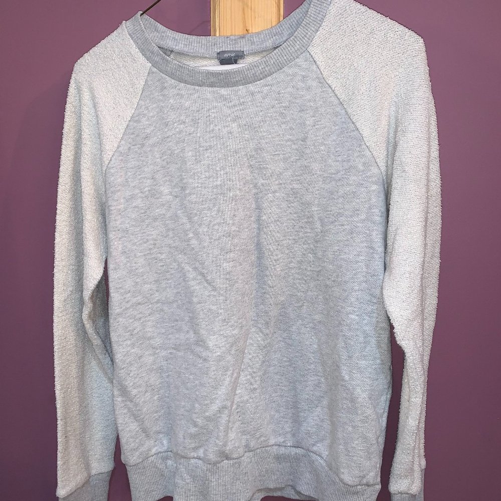 Women's Medium Aerie Crew Neck